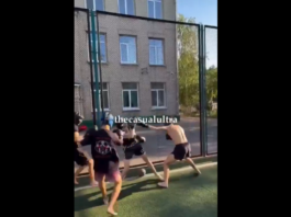 VIDEO. Te-ai băga la un meci de fotbal-kickbox? VIDEO. Te-ai băga la un meci de fotbal-kickbox?