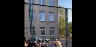 VIDEO. Te-ai băga la un meci de fotbal-kickbox? VIDEO. Te-ai băga la un meci de fotbal-kickbox?