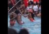 VIDEO. Bătaie între fete la piscină! VIDEO. Bătaie între fete la piscină!