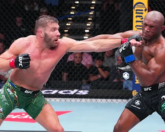VIDEO. Dricus du Plessis l-a învins pe Kamaru Usman! Vezi aici toate fazele! VIDEO. Dricus du Plessis l-a învins pe Kamaru Usman! Vezi aici toate fazele!