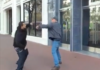VIDEO. A încercat să ia la bătaie un bătrân și și-a luat knockout pe stradă! VIDEO. A încercat să ia la bătaie un bătrân și și-a luat knockout pe stradă!