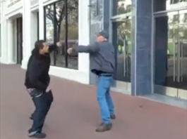 VIDEO. A încercat să ia la bătaie un bătrân și și-a luat knockout pe stradă! VIDEO. A încercat să ia la bătaie un bătrân și și-a luat knockout pe stradă!