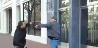 VIDEO. A încercat să ia la bătaie un bătrân și și-a luat knockout pe stradă! VIDEO. A încercat să ia la bătaie un bătrân și și-a luat knockout pe stradă!