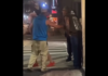 VIDEO. L-a făcut KO printr-un roundhouse kick! VIDEO. L-a făcut KO printr-un roundhouse kick!