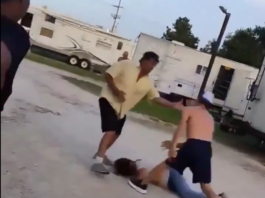 VIDEO. Bătaie la parcul de rulote: 1 bărbat vs. un cuplu! VIDEO. Bătaie la parcul de rulote: 1 bărbat vs. un cuplu!