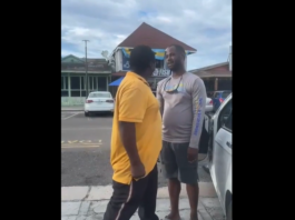 VIDEO. L-a provocat să-l lovească și a primit ce și-a dorit! VIDEO. L-a provocat să-l lovească și a primit ce și-a dorit!