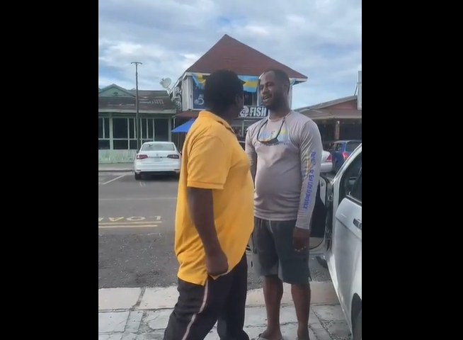 VIDEO. L-a provocat să-l lovească și a primit ce și-a dorit!