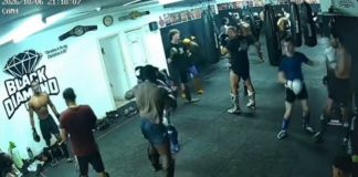 VIDEO. A încercat să-i dea un pumn prin întoarcere unui partener de antrenament și a fost pedepsit imediat! VIDEO. A încercat să-i dea un pumn prin întoarcere unui partener de antrenament și a fost pedepsit imediat!