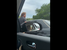 VIDEO. Dacă nu ești pregătit să te bați, mai bine rămâi în mașină! VIDEO. Dacă nu ești pregătit să te bați, mai bine rămâi în mașină!